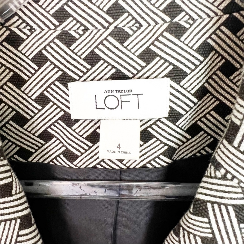 Ann Taylor Loft Brown Pattern Button Front Trench… - image 2